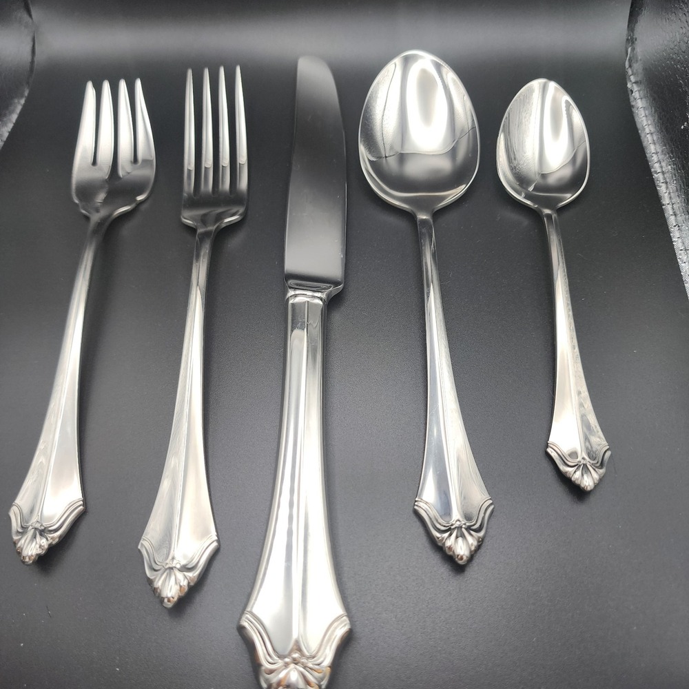 Oneida Kenwood 5‎ Piece Flatware Set Stunning Premium